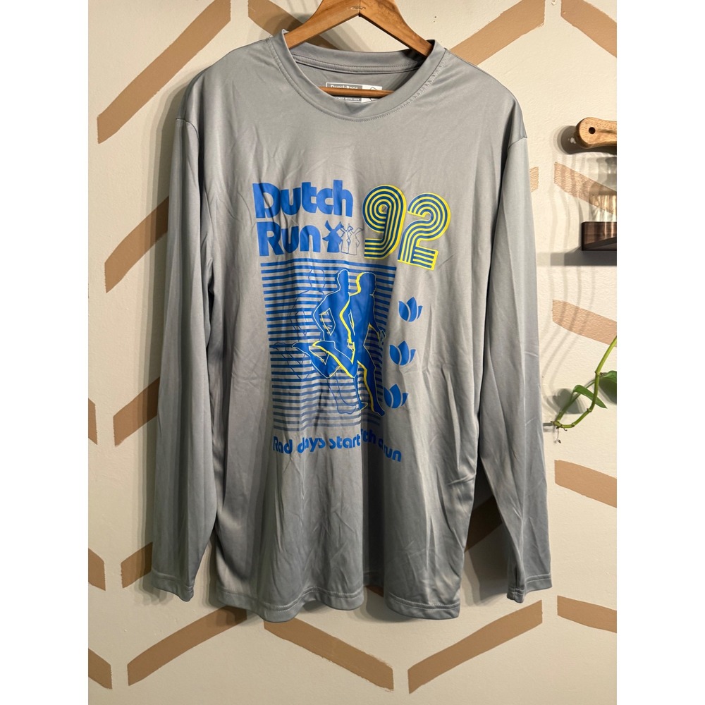 Dutch Bros Long Sleeve Active Shirt Mens Medium Gray Dutch Run 92 Graphic Tee